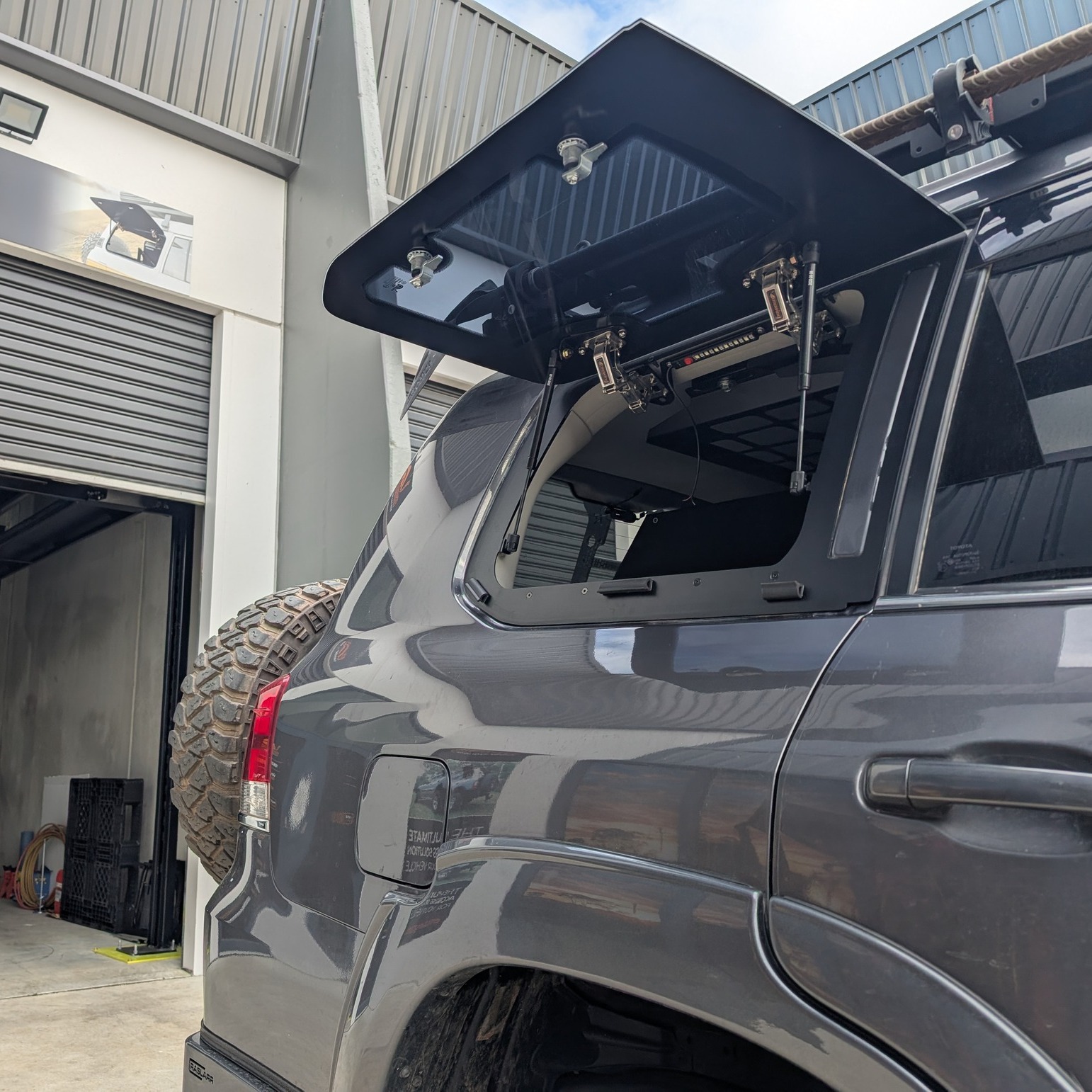 Emuwing-Gullwing-Window-Kit-–-Toyota-Land-Cruiser-200-Series-Lexus-LX570-2008–2021- (2) Emuwing Gullwing Window Kit – Toyota Land Cruiser 200 Series & Lexus LX570 (2008–2021) - Image 1