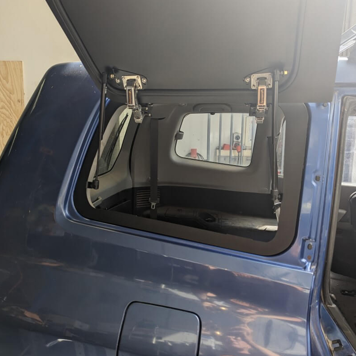 Emuwing Gullwing Window Kit for Mitsubishi Pajero Gen3 NMNP (6) Emuwing Gullwing Window Kit for Mitsubishi Pajero Gen3 NMNP